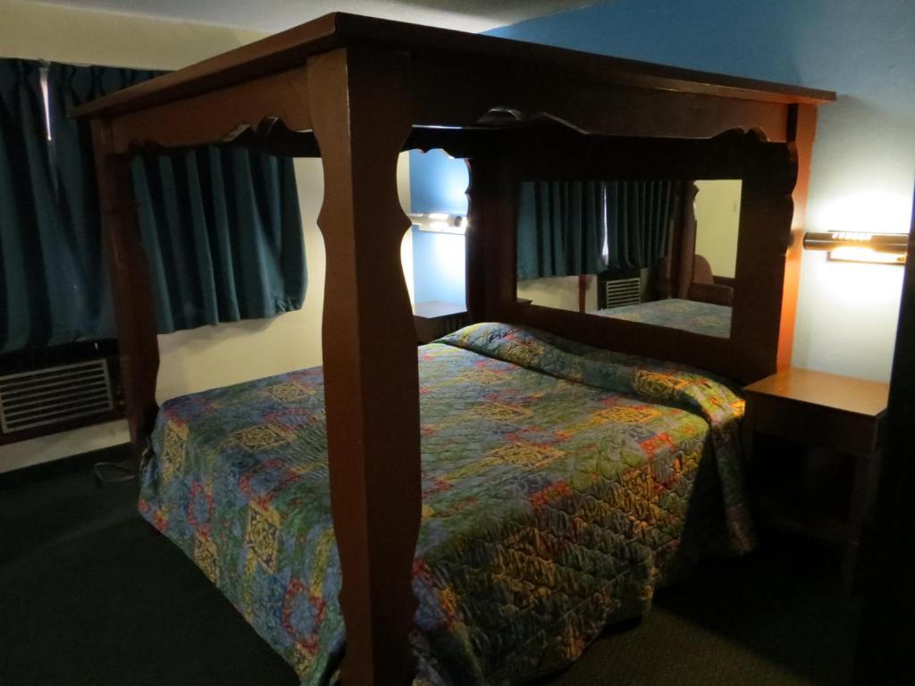 Broadway Motel Los Angeles Room photo